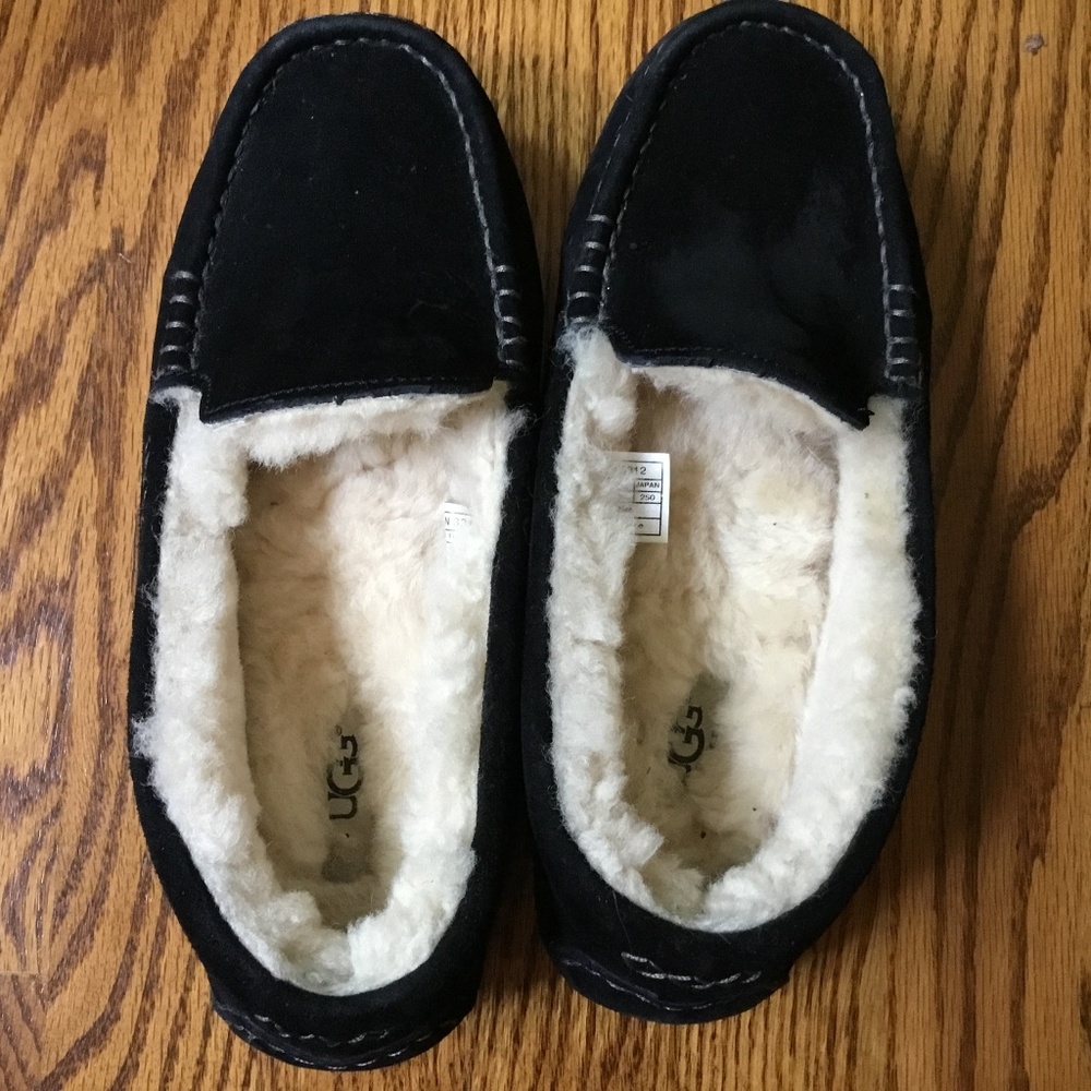 UGG Australia Sheepskin Black Slippers Size 8